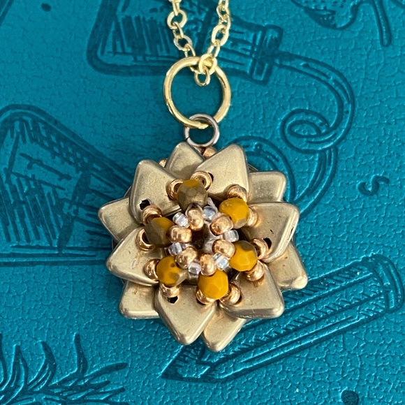 Handmade Gold Flower Sunflower Czech Glass Bead Necklace & Earrings Set - Picture 7 of 8